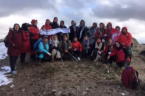 4-    انجمن پاژین بانه در روز کوهستان به کوه اربابا صعود کردند